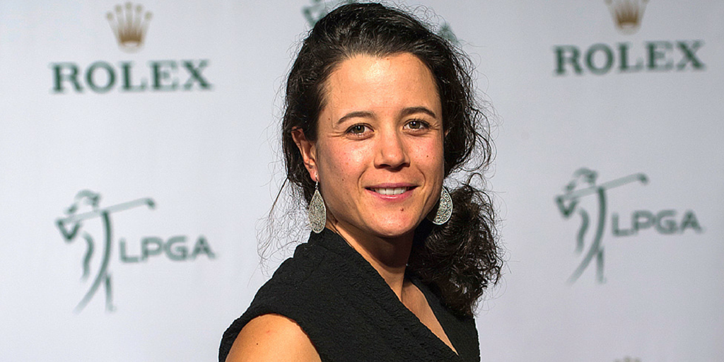 Dewi Claire Schreefel