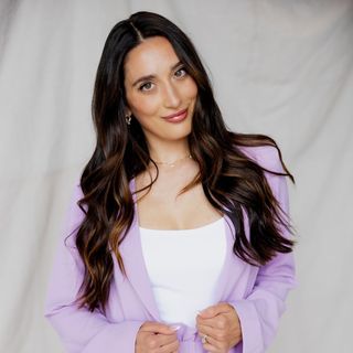 ๐๐๐ง๐ง๐ ๐๐๐๐ข๐จ๐ฅ๐๐ค๐ข๐ฌ ๐ซ๐ฐ๐๐ญ๐๐ซ๐ฅ๐๐ฌ๐ฌ ๐๐๐๐ฎ๐ญ๐ฒ ๐ ๐ข๐ซ๐ฅ๐ข๐